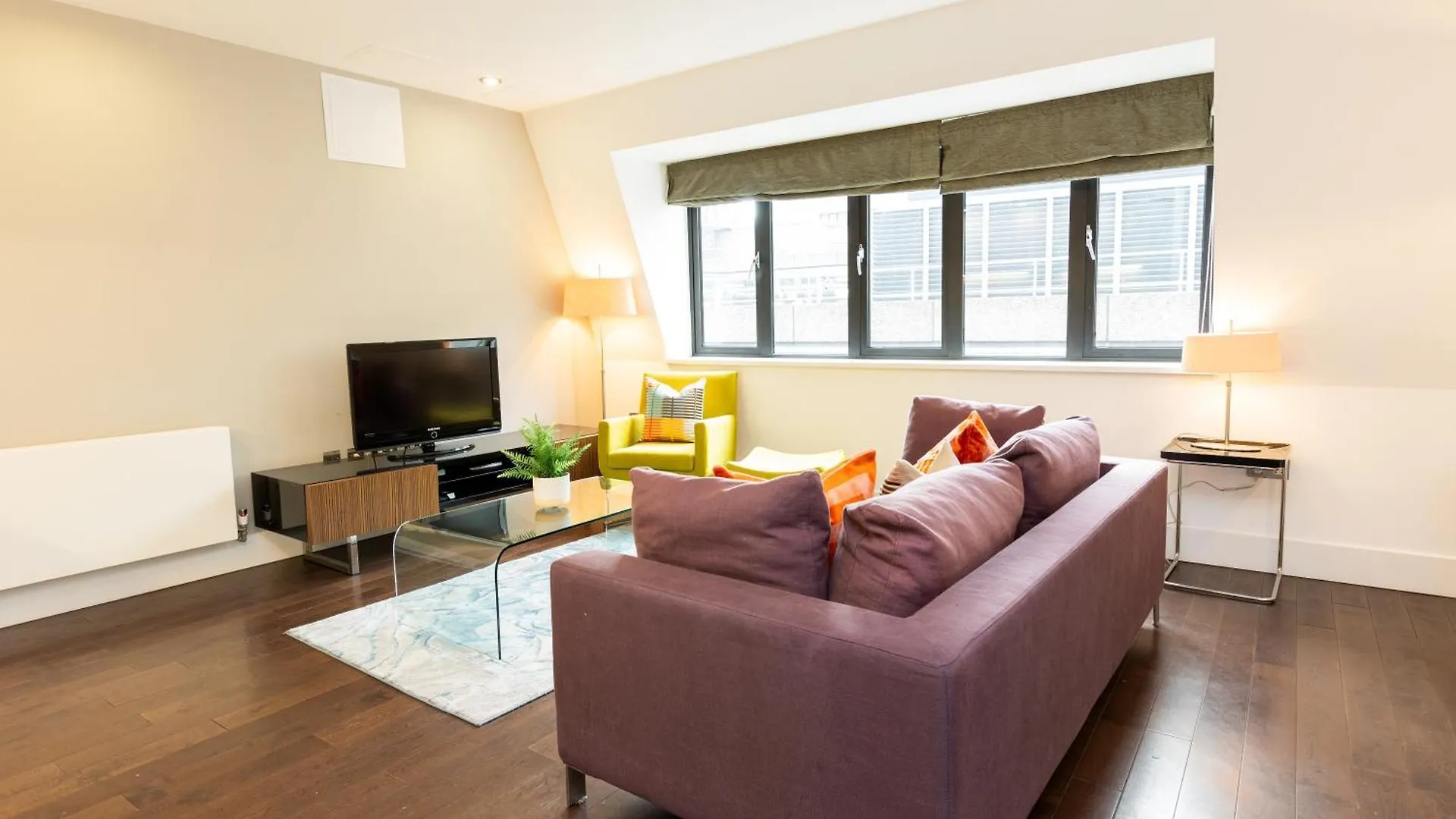 Apartment Comfortable 1Br, 2 Mins From Monument Station! London